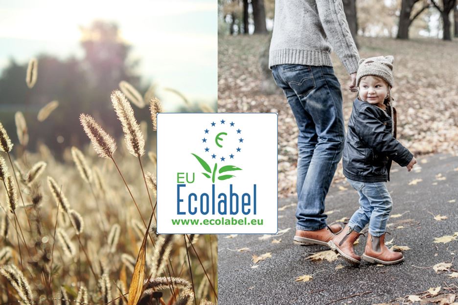 Logotyp för EU Ecolabel med bran och natur i bakgrunden