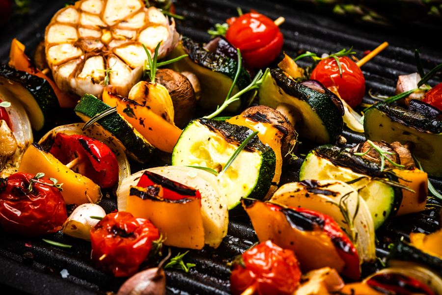Närbild på grillade grönsaker