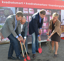 Invigning av Veidekkes Svanenmärkta flerbostadshus i Huddinge